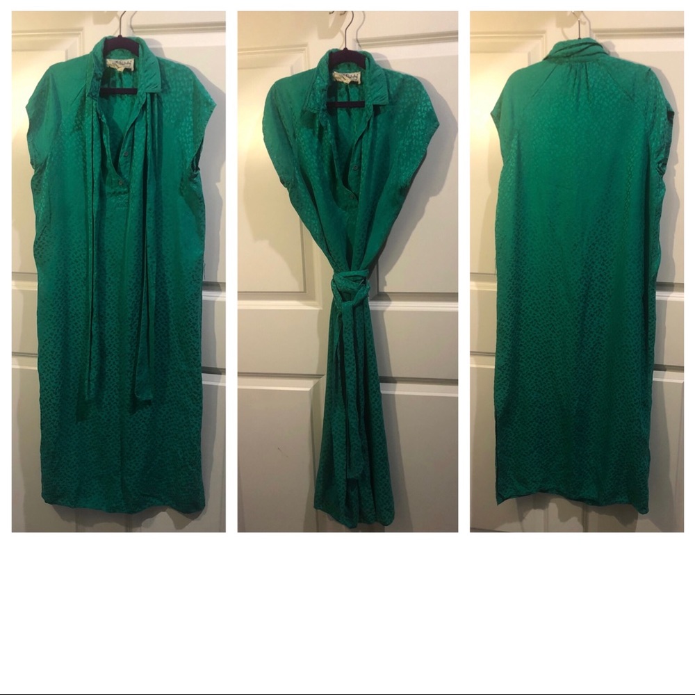 100% Silk Vintage Diane Von Furstenberg Monochromatic Sheath Dress with belt